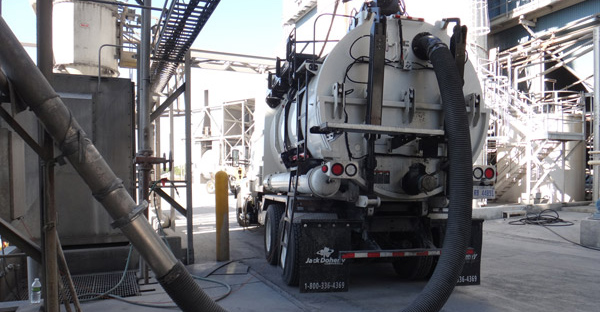 Vacuum truck service silo cleaning